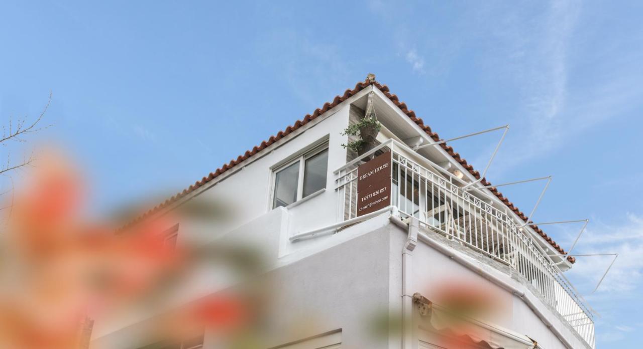Dream House Efi Ravdhoukha