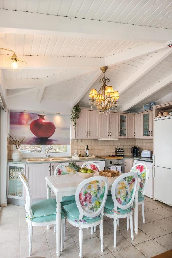 Dream House Efi * Ravdhoukha
